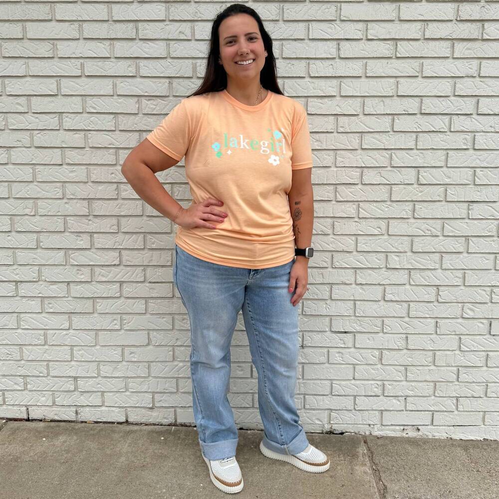 NEW LAKEGIRL simply crewneck tee top in peach
